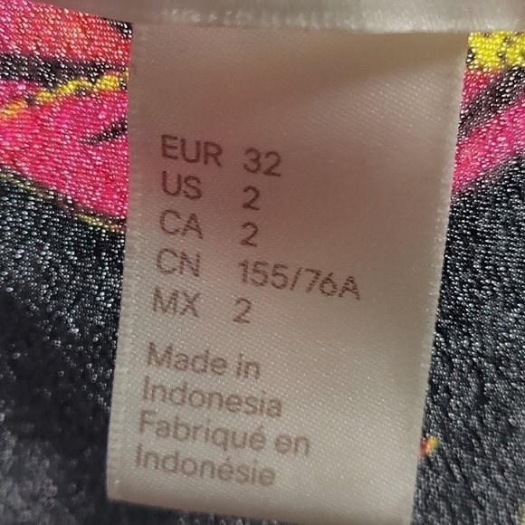 H&M Blouse Black With Vibrant Neon Flowers Size 2 - Picture 6 of 9